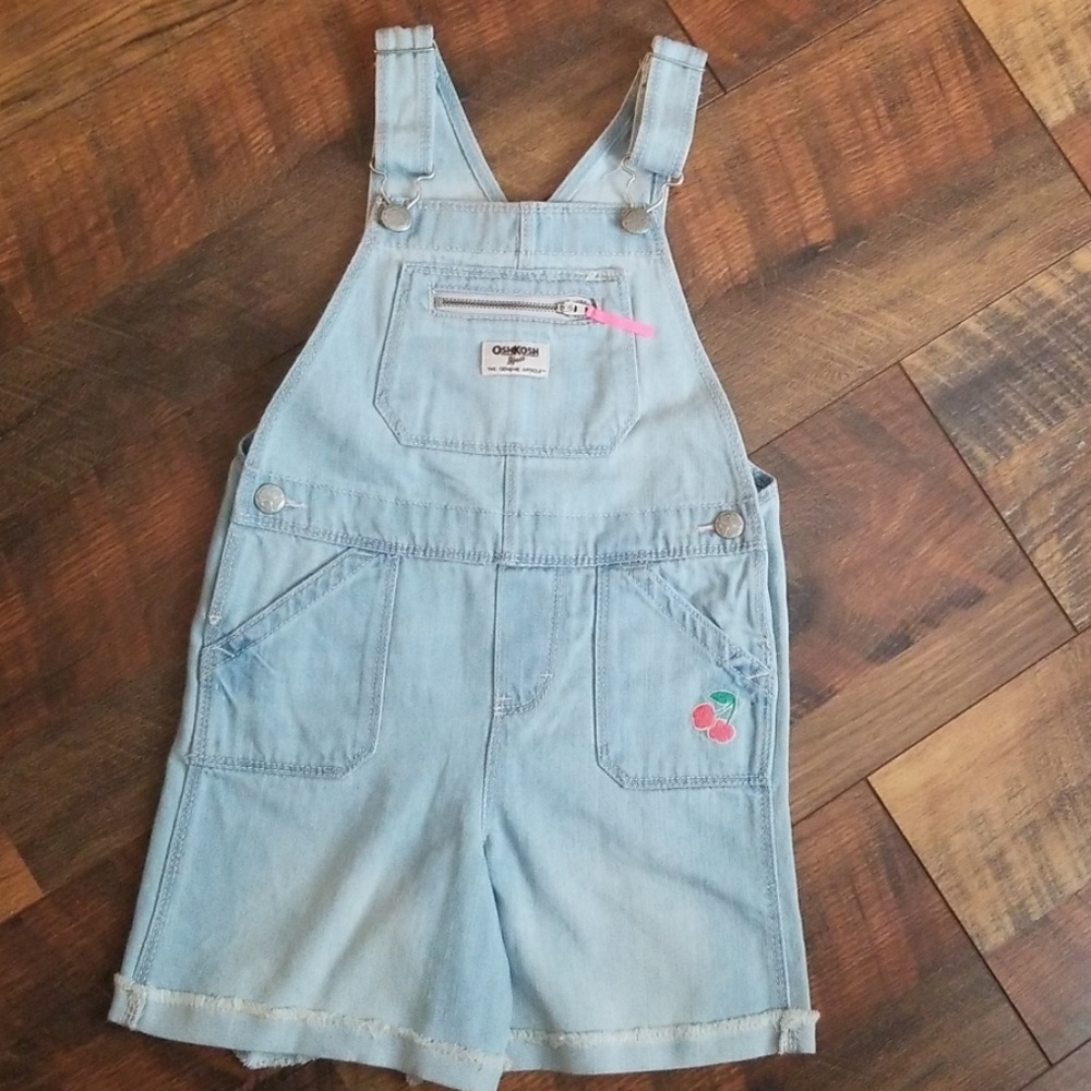 Oshkosh light wash cherry shortalls 5t *NWOT